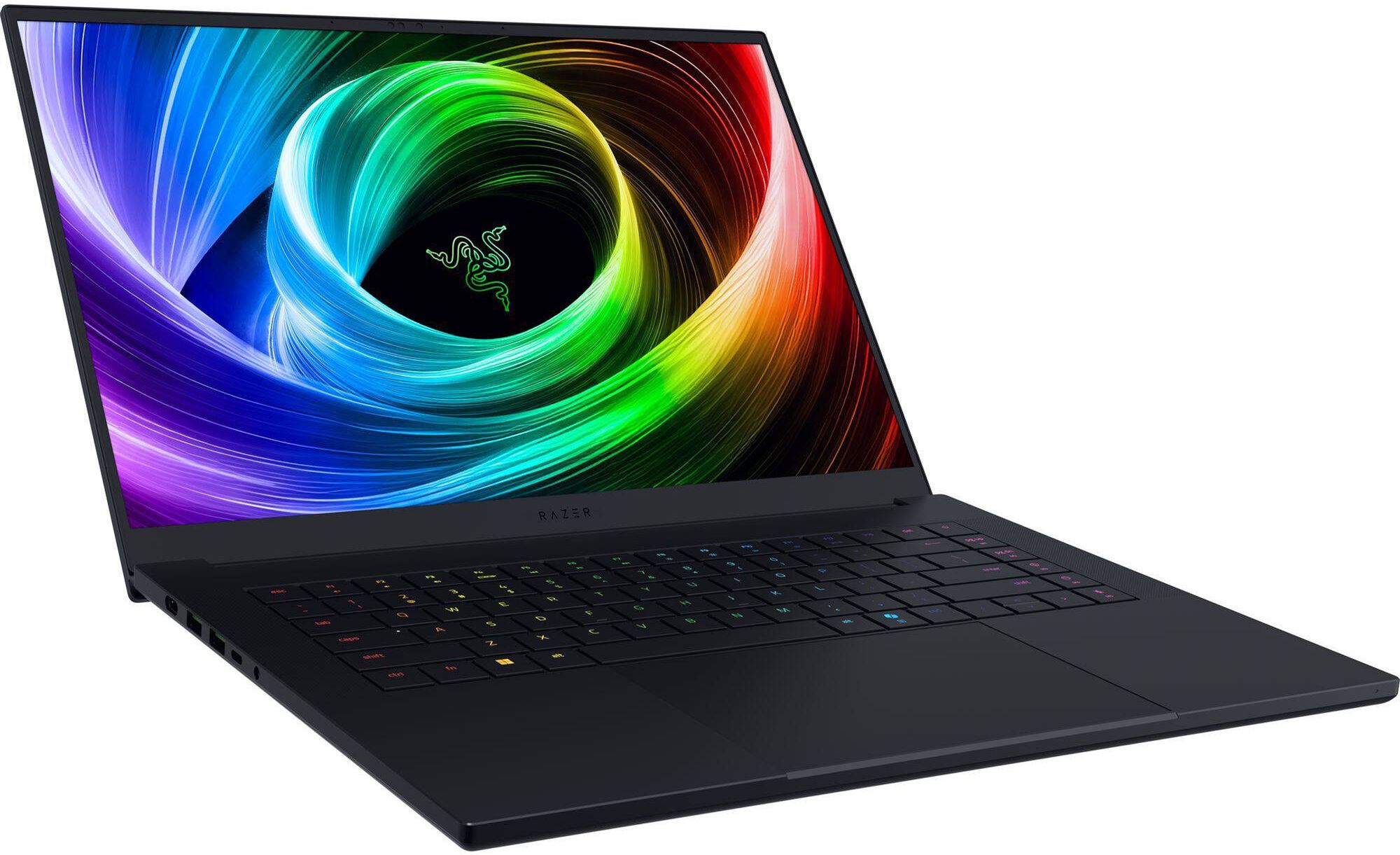 Razer Blade 16 (2025) Gaming Laptop 16" - Matte Black - AMD Ryzen AI 9 HX 370 2.0GHz - 32GB RAM - 2TB