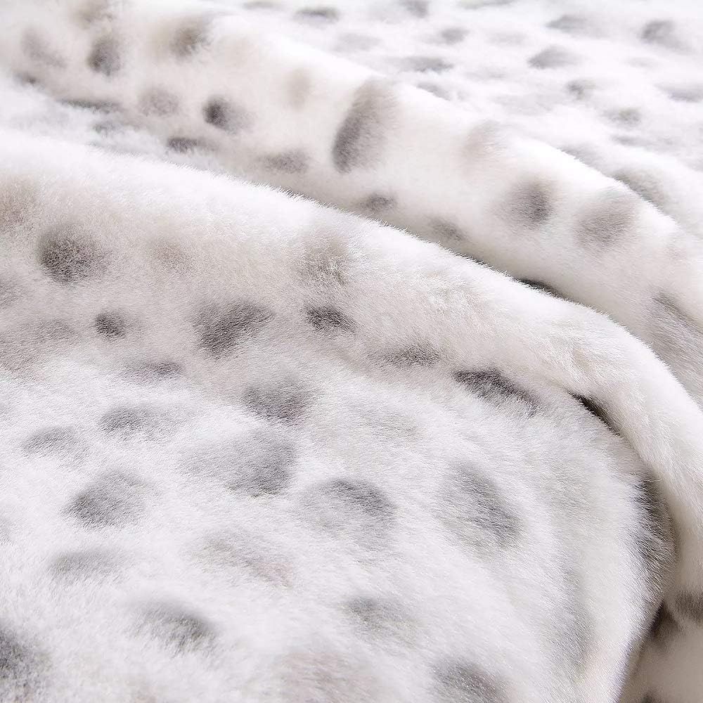 Member's Mark Hotel Premier Collection Luxury Throw (60 in x 70 in) - Image 3