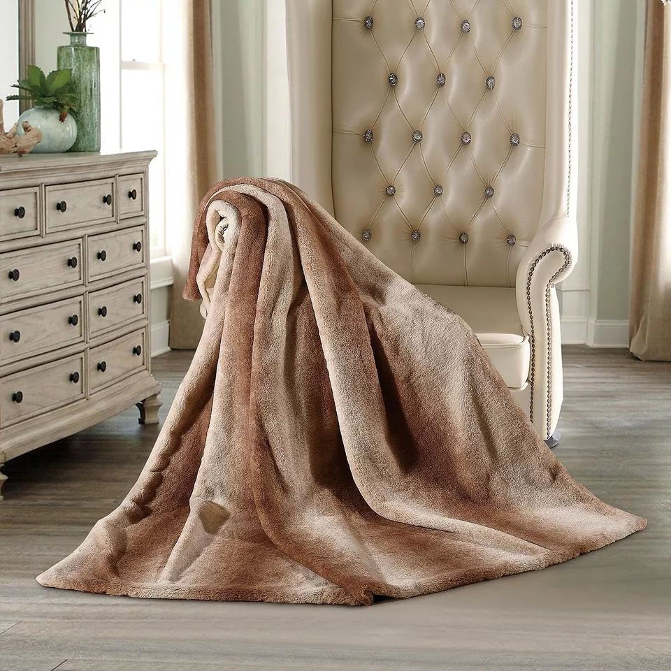 Member's Mark Hotel Premier Collection Luxury Throw (60 in x 70 in) - Image 5